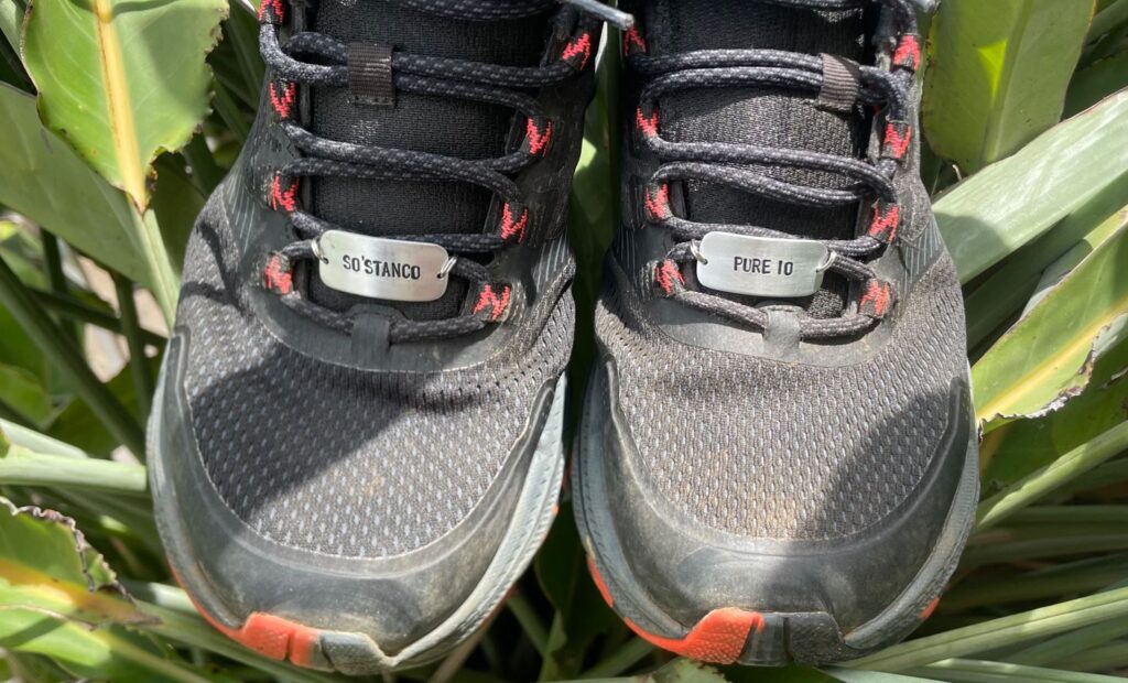 Scarpe da ginnastica leggere e resistenti per camminata e attività sportiva all’aperto, ideali per principianti e per comprendere l’importanza dello sport