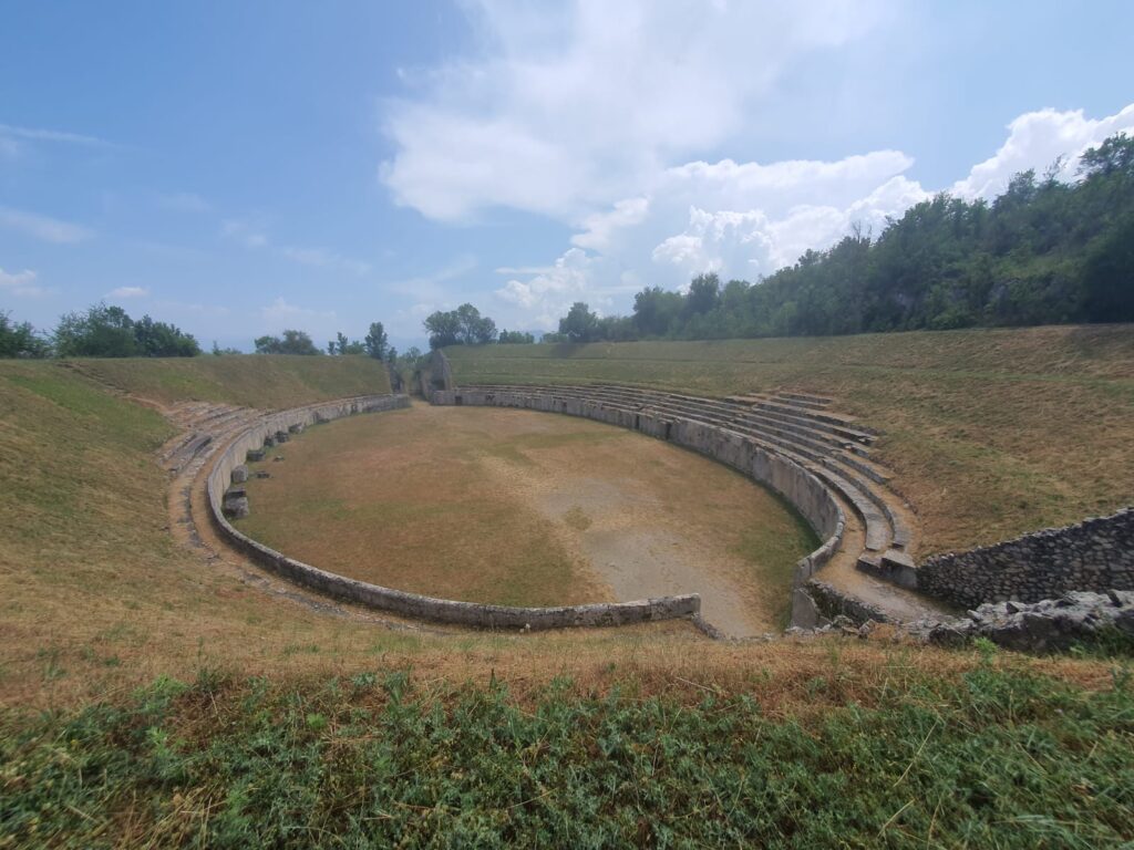 Vista Arena durante il percorso de 'Il Cammino dei Briganti'