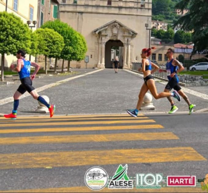 Angela Mattevi dei Top Runners Castelli Romani impegnata della Palestrina Archeologica 2025