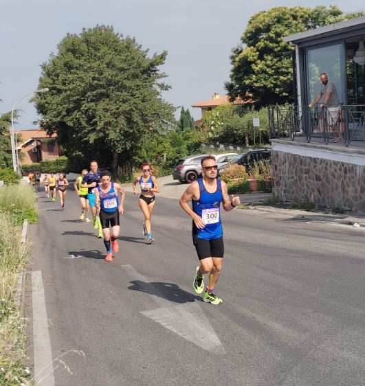 Gian Paolo Giammatteo dei Top Runners Castelli Romani mentre gareggia alla alla Palestrina Archeologica 2025
