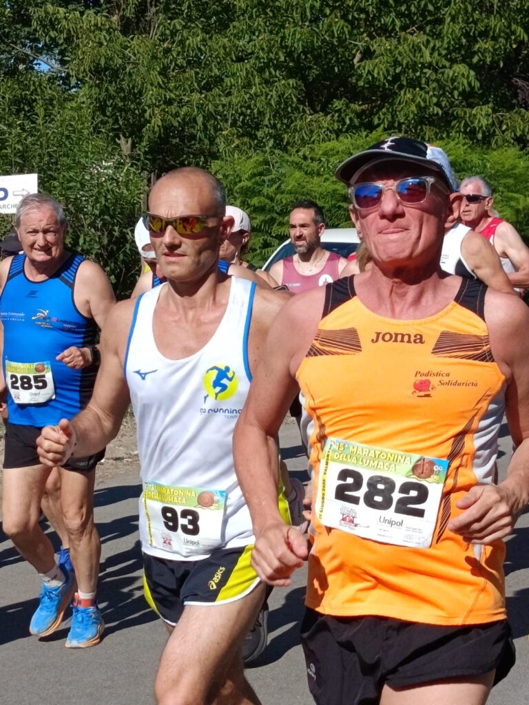 Piero Marinelli in corsa alla Maratonina della Lumaca di Valmontone 2025